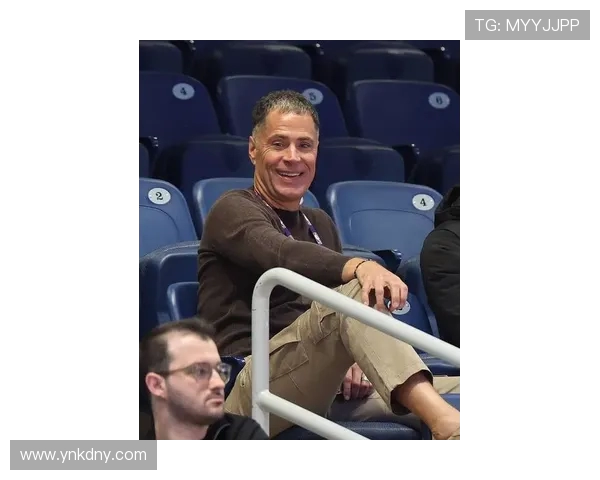 原创浓眉送湖人大礼！东契奇关键时刻表态，詹姆斯冲击第五冠希望大增